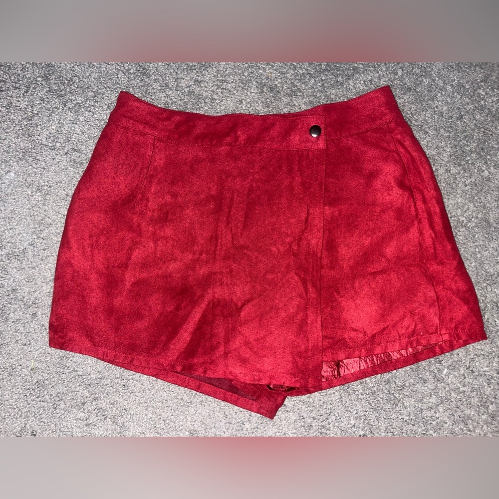 Vibrant Red Skorts LOVE by DESIGN Burgundy Faux Suede Wrap Skort – Size Small